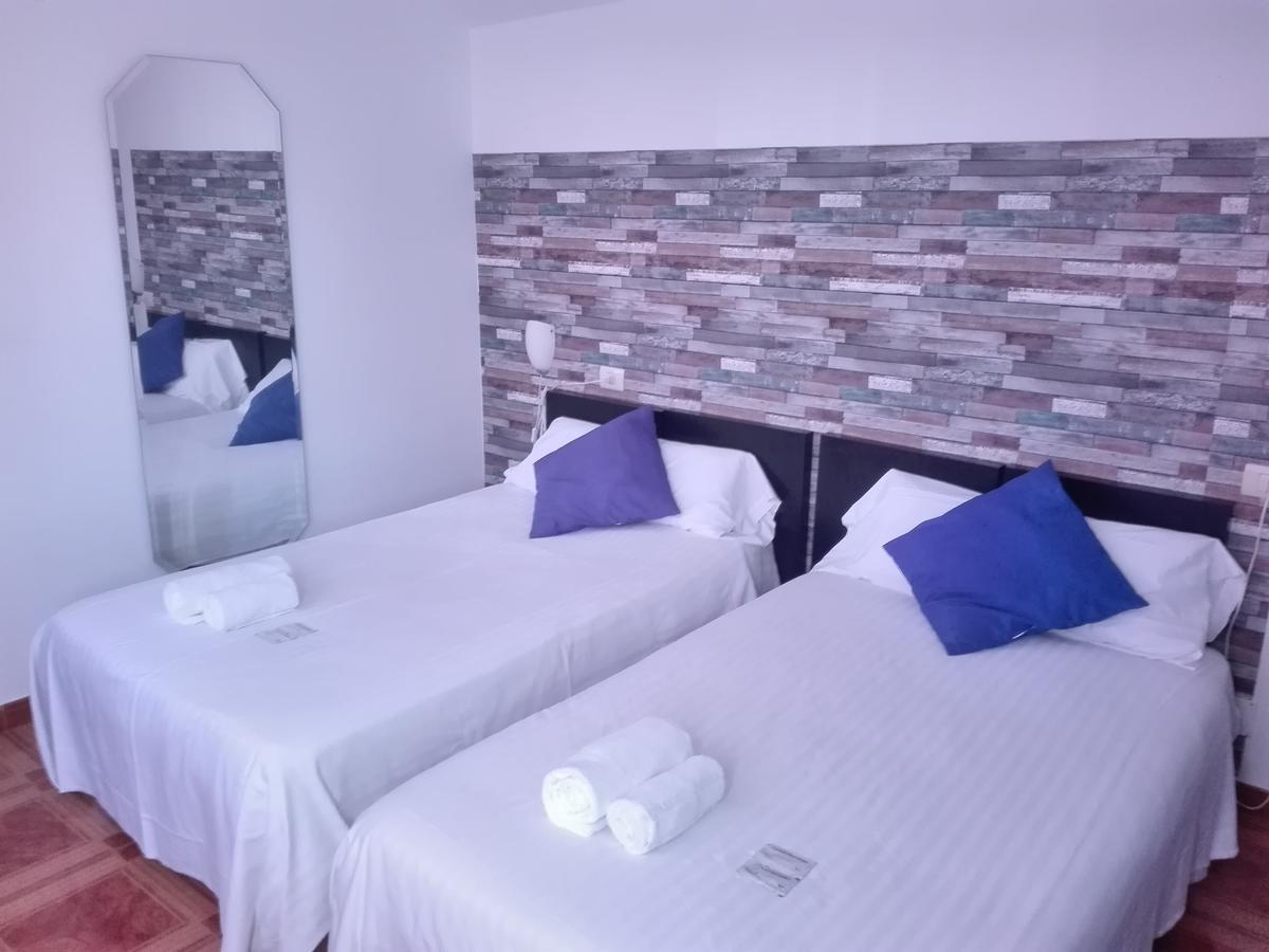 Aparthotel Corcubion Playa De Quenxe Dış mekan fotoğraf